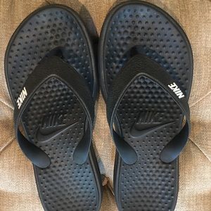 Women’s size 6 Nike Sandal